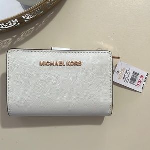 Michael Kors Jet Set Travel Wallet
